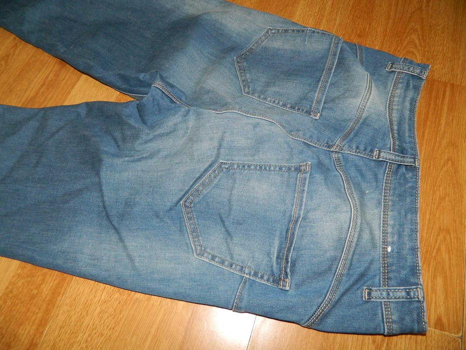 United colors of Benetton jeansy roz 28