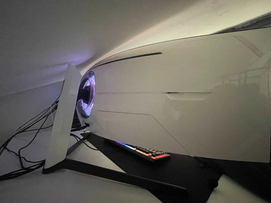 Samsung Odyssey Neo G9 – 49” Curvo 240Hz