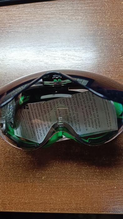 Защитные очки газосварщика закрытого типа uvex