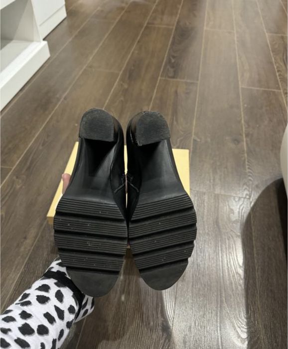 Ботінки черевики