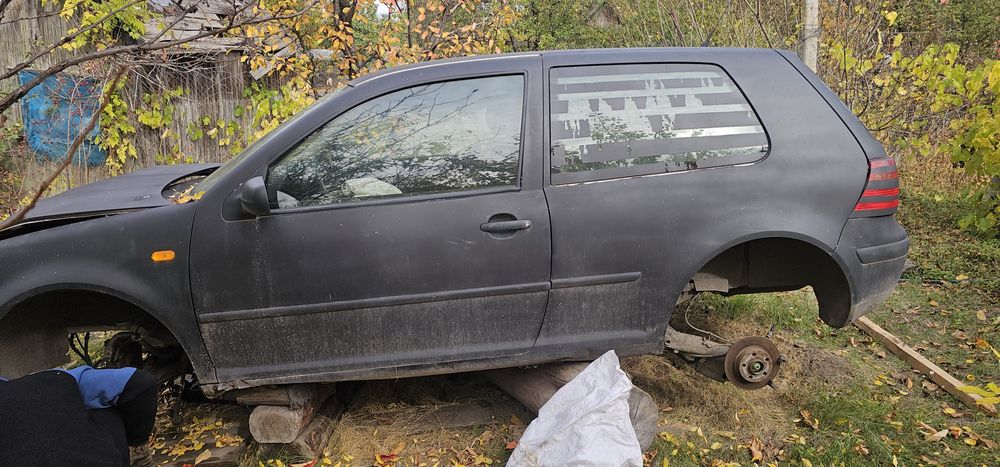 VW GOLF 4 разбираю