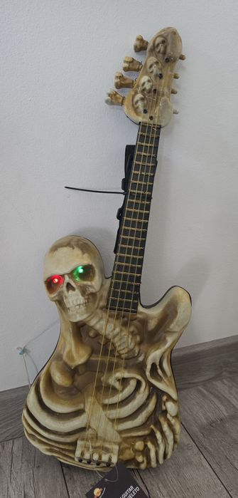 Halloween dekoracja gitara rockowa basowa gra I świeci z czujnikami