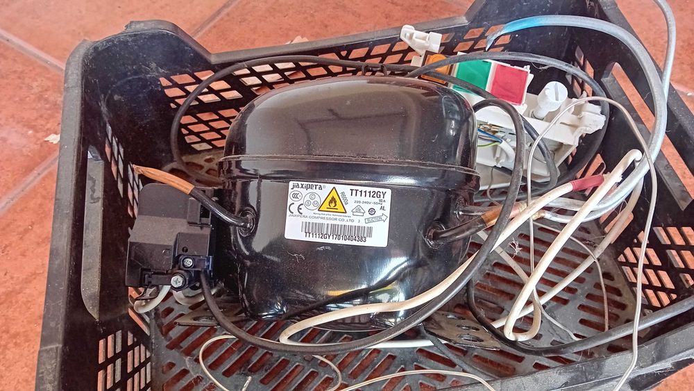2 Compressores de frio monofásicos com termóstato