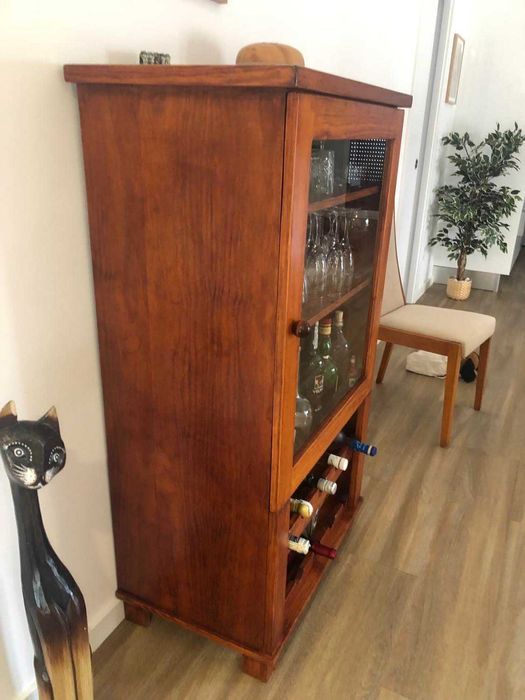 Cristaleira e Garrafeira madeira maciça cerejeira