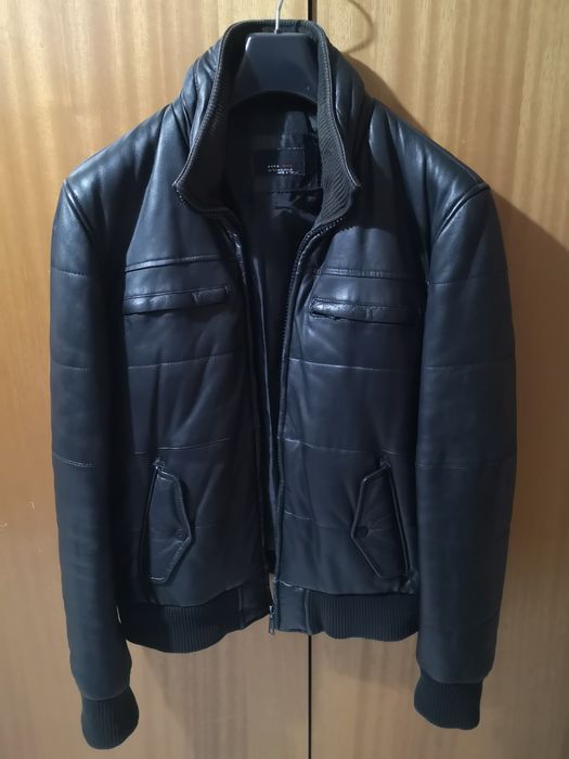 Blusão em pele preta