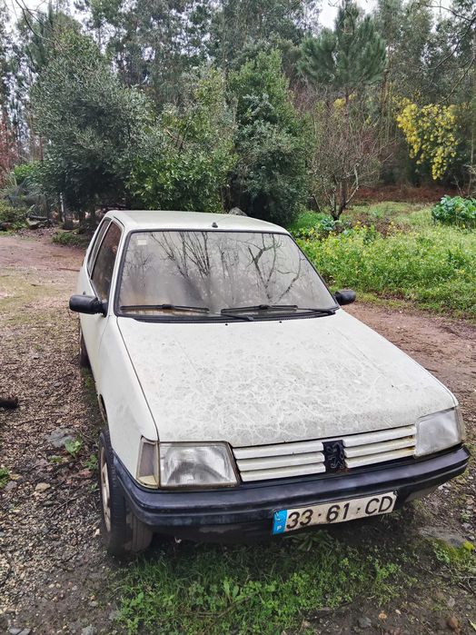Peugeot 205 branco