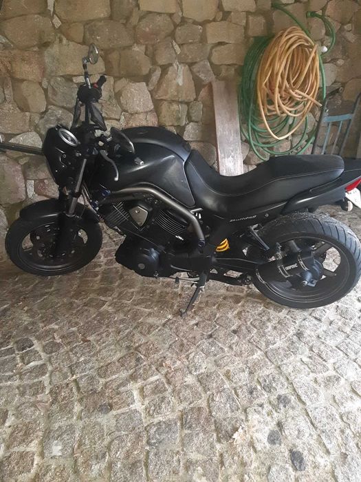 Vende se mota Yamanha Buldog
