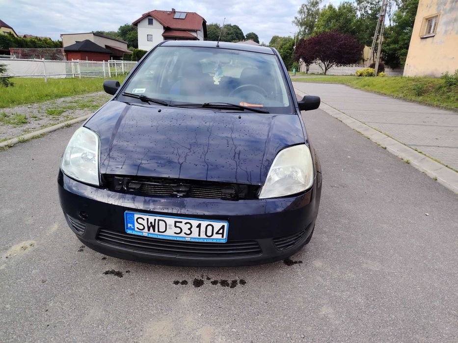 Auto Ford Fiesta  2004