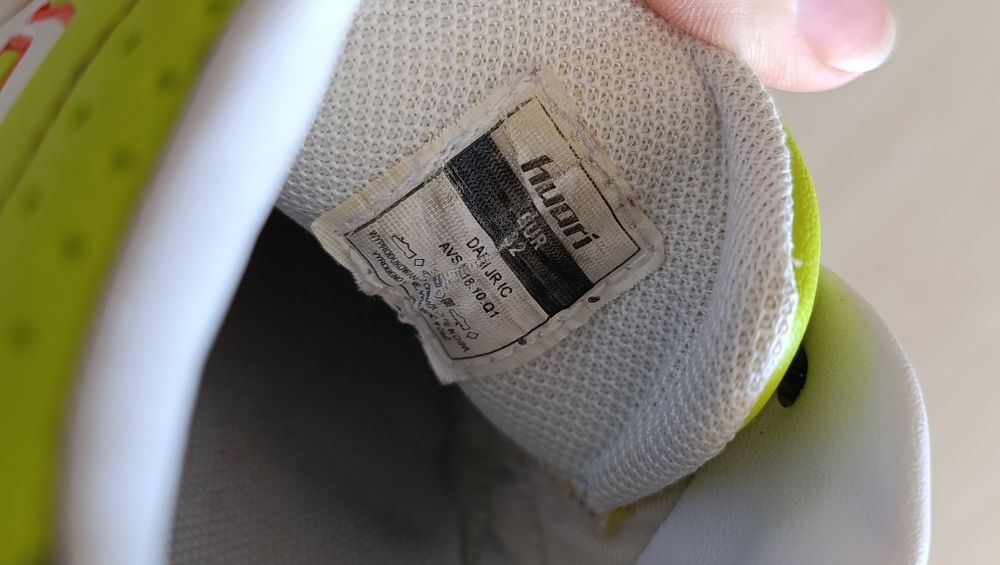 Buty piłkarskie halówki 32