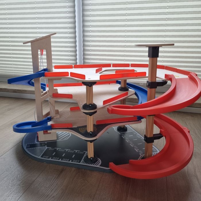 Duży drewniany parking samochodowy  playtive garaż 4 poziomowy