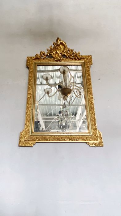 Zabytkowe Palacowe duze  lustro wiszace w zloconej ozdobnej ramie