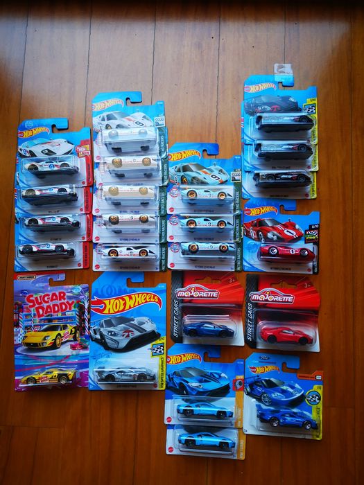 Ford hot wheels novo com portes incluídos