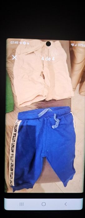 Várias roupas de bebé