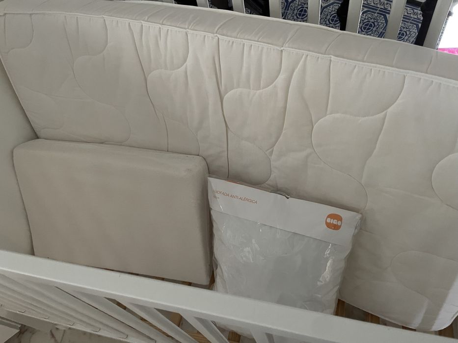 Conjunto berço e cómoda Trama