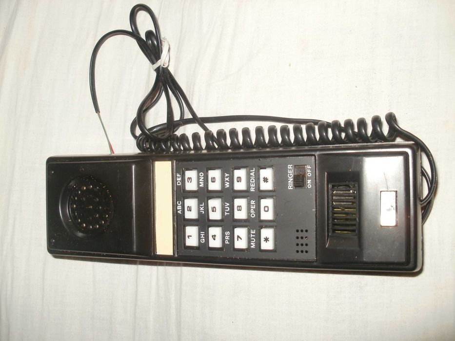 Telefon stacjonarny typu "słuchawka"