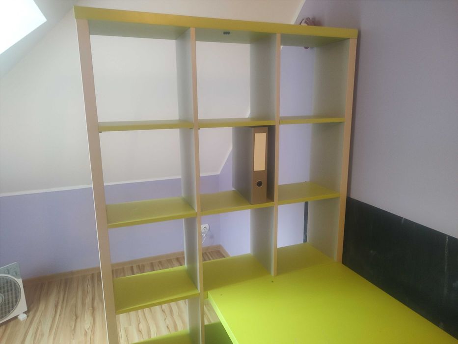 Biurko dziecięce + regał