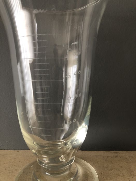 Copo medidor de farmacia