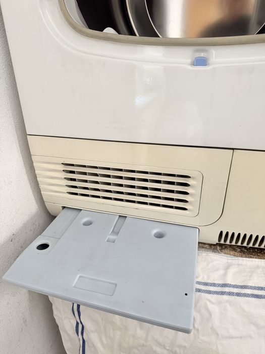 Máquina de secar roupa Whirlpool AWZ 651