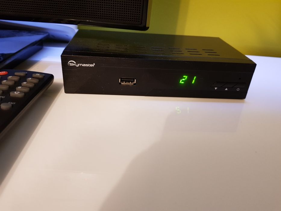 Sprzedam telewizor LĢ 32 cali plus dekoder do telewizji naziemnej