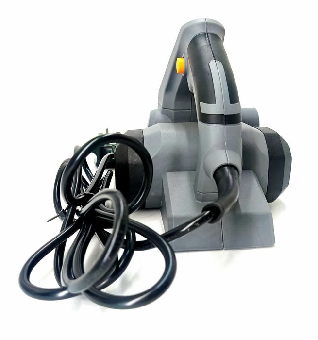 Strug elektryczny hebel titan ttb930pln 650w 82mm