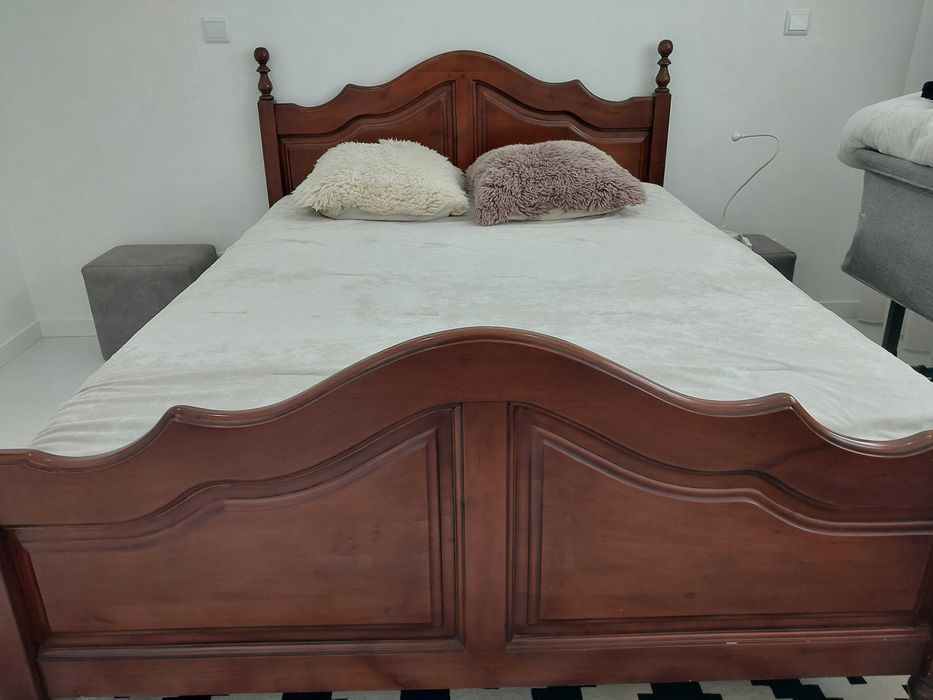 Uma cama de casal