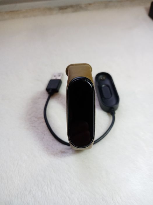 Лот фітнес-браслетів.