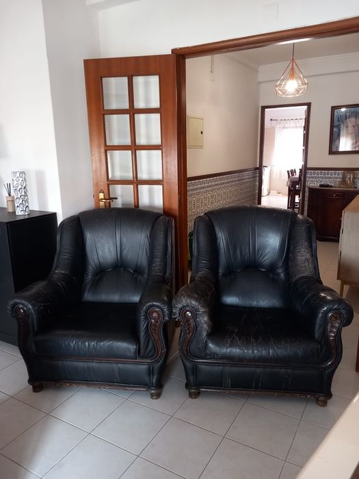 2 Poltronas em pele