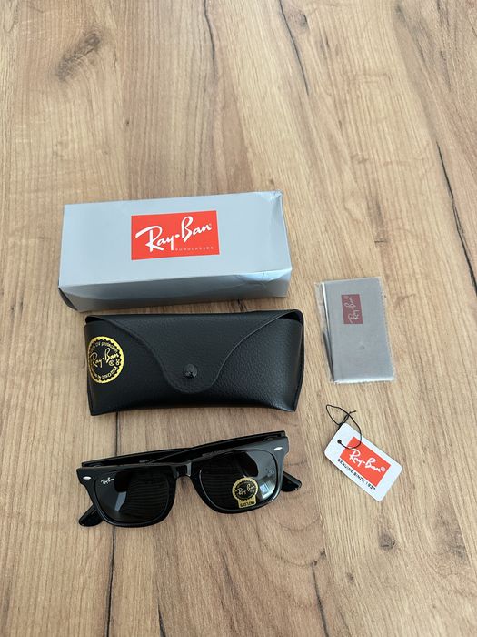 Óculos de Sol Ray-Ban Wayfarer Pretos - Novos e Embalados