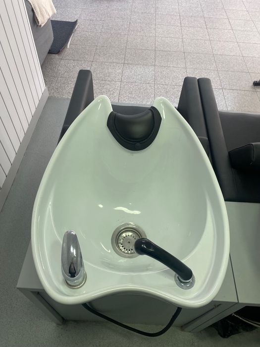 Cadeiras cabeleireiro e Rampas lavagem