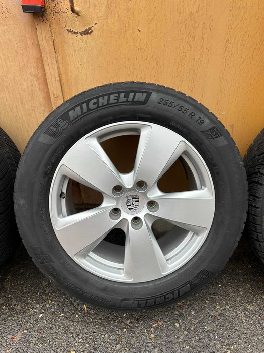 Зимові шини з дисками Porsche Cayenne