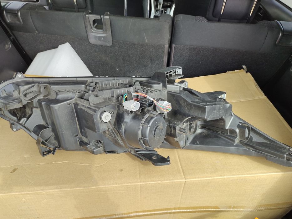 Фара Mitsubishi eclipse cross