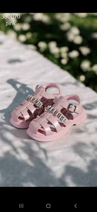 Босоножки на дівчинку розмір 29-33.