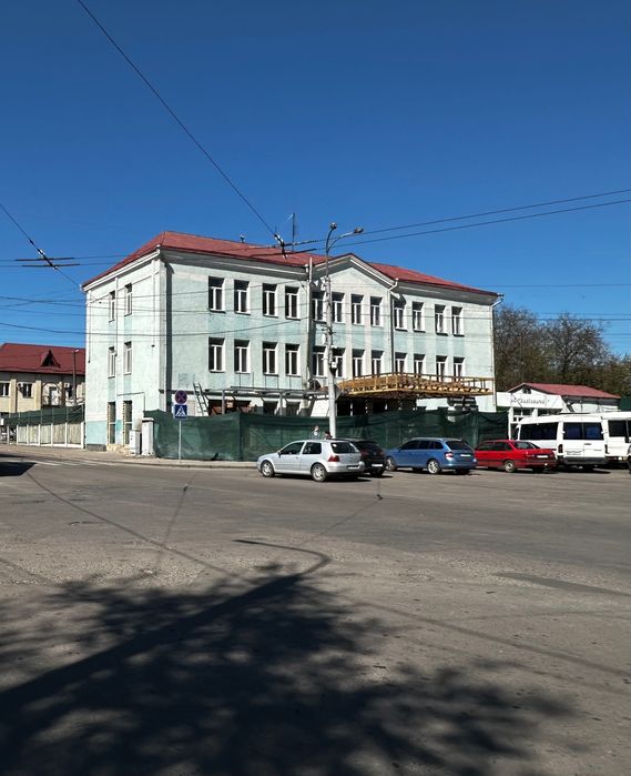 Здам ОФІСи з НОВИМ Ремонтом Водою та Парковкою біля Залізничного Вокзалу