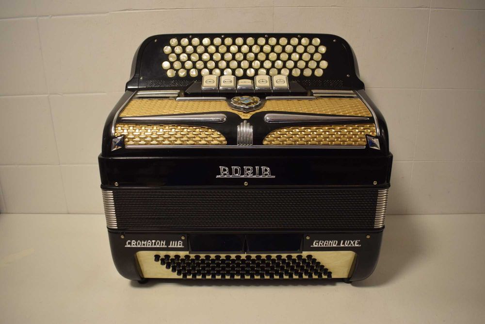 Acordeao Adria Cromton Grand Lux 3 Voz  N . 183