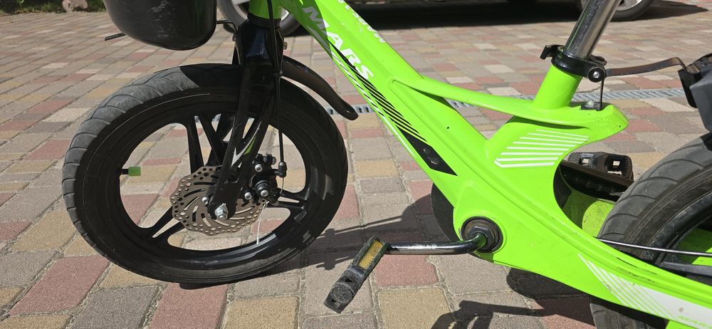 Велосипед Mars чотирьохколісний, колеса 18, від 4 років