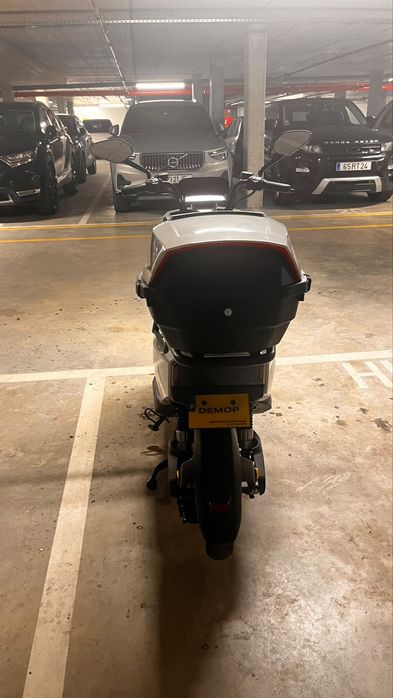 Moto com garantia 2 anos