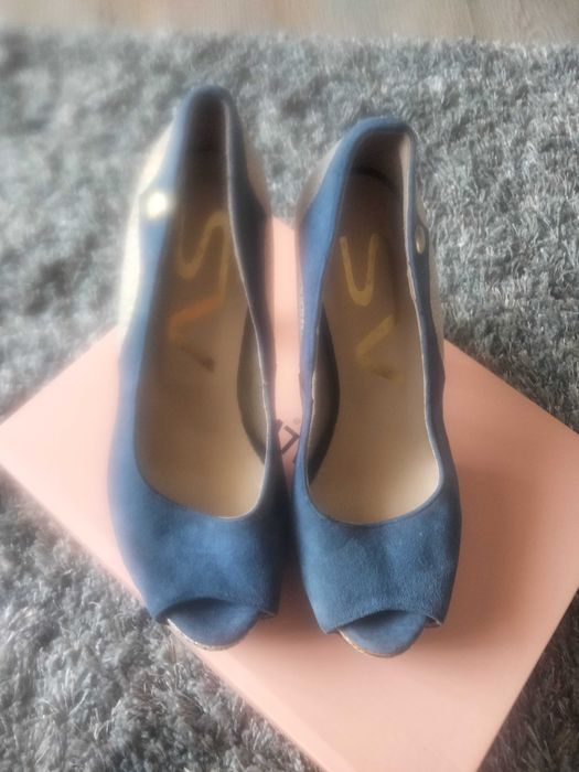 Sapatos pele e camurça azul com brilho 35