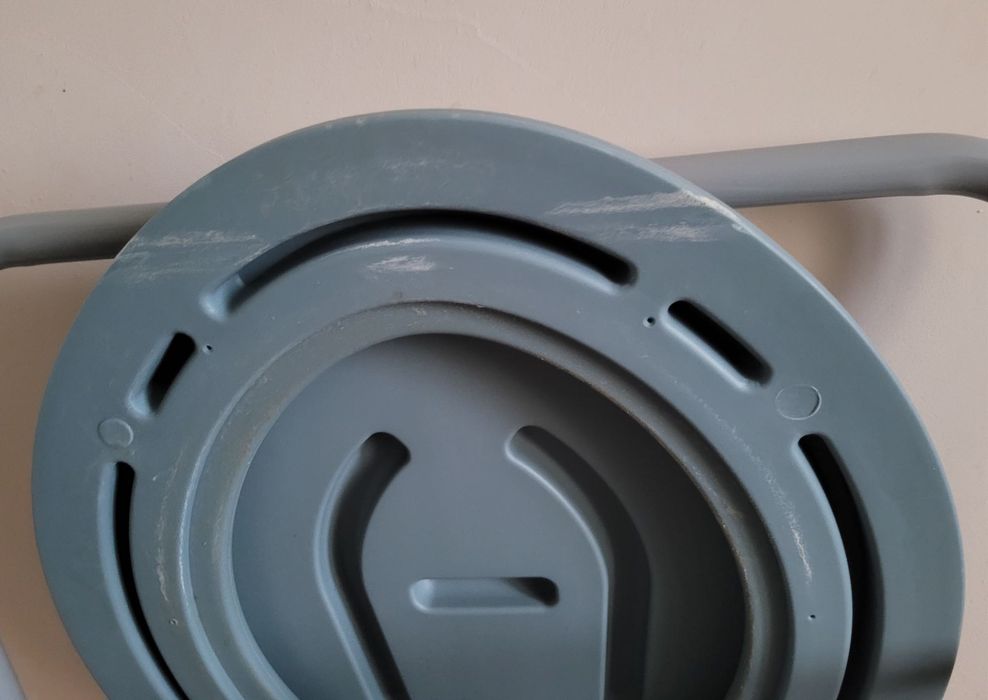 Складаний стілець-туалет VH606 з регулюванням висоти, на колесах.