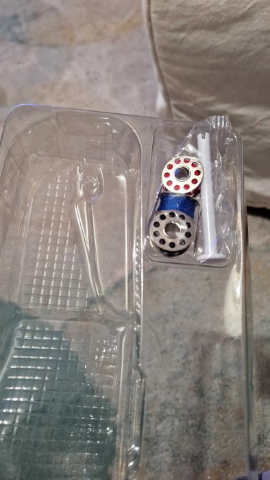 Máquina de costura portátil