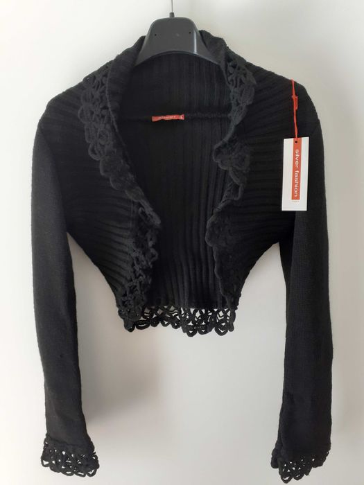 Casaco malha preto, curto e cintado, novo com etiqueta