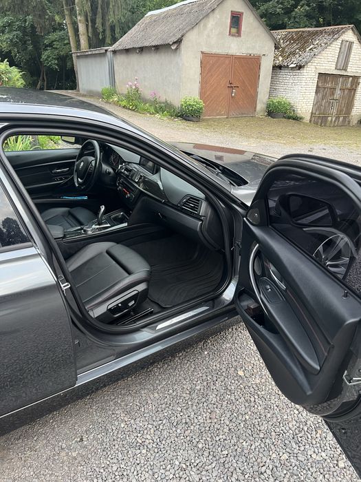 БМВ 328і F30 2015 рік