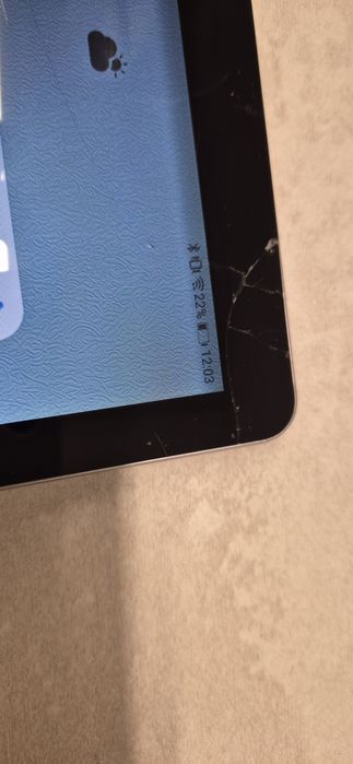 Планшет Xuawei на запчастини. Працює