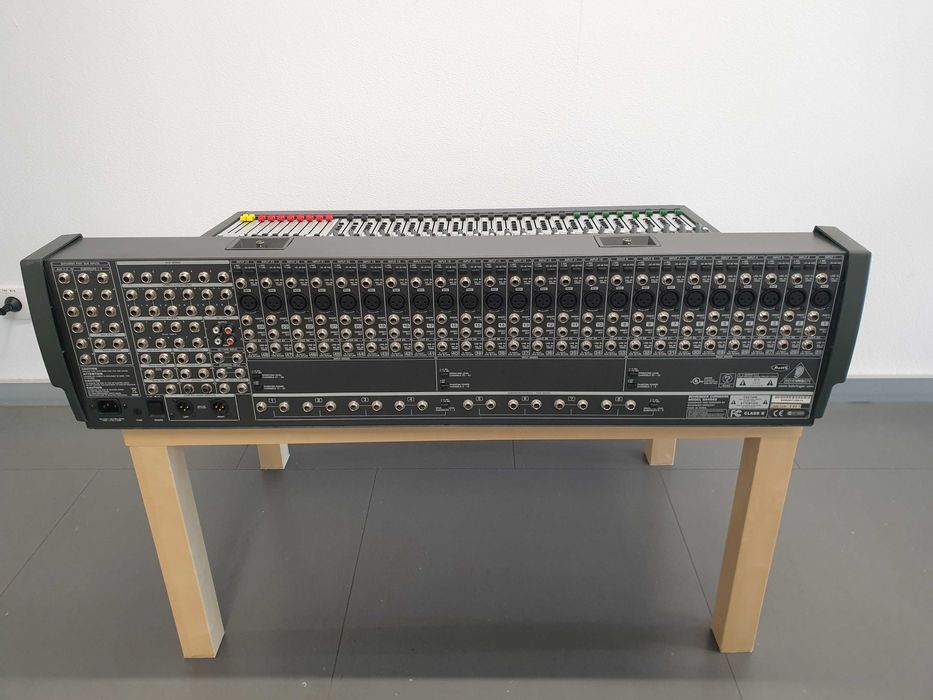 Mikser analogowy Behringer Eurodesk SX4882