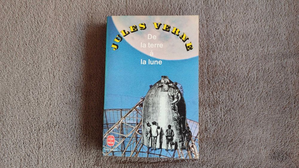 De la Terre à la Lune - Jules Verne (livro em francês)