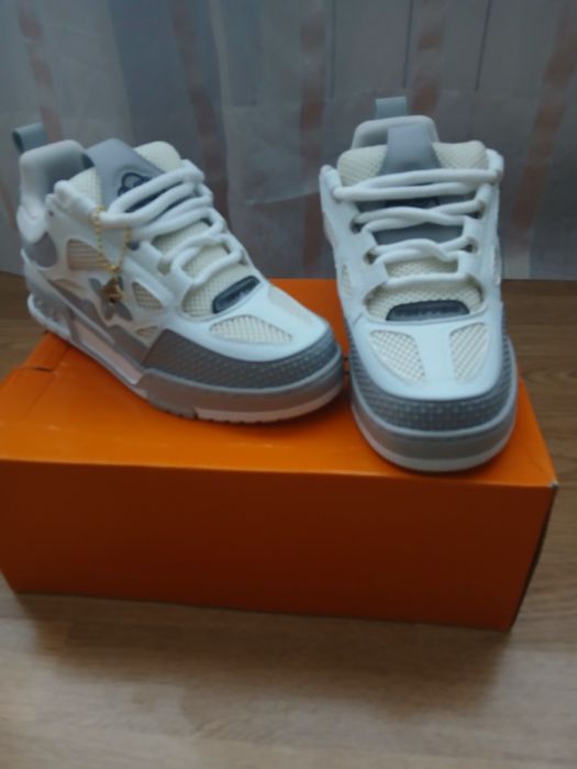 Buty  " Louis Vuitton " w rozmiarze 40