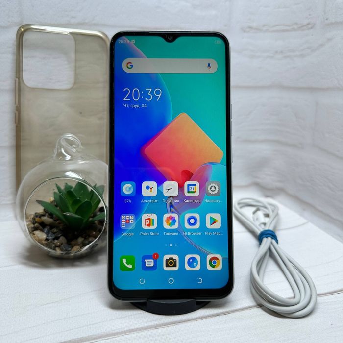 Продам телефон Tecno Spark 8C  4+1/64Gb NFC в гарному стані