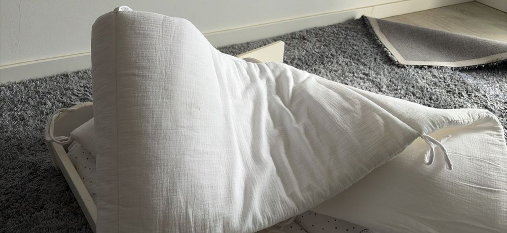 Contorno de cama de grades bebé
