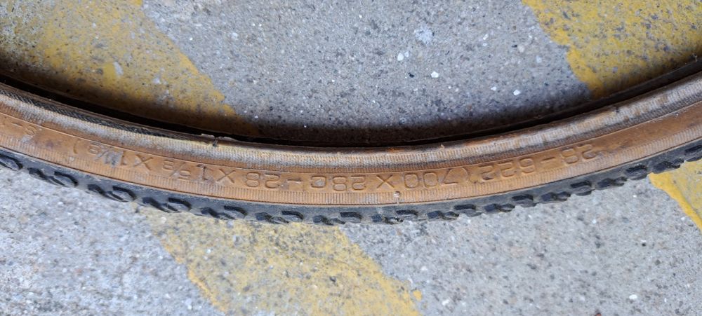 Pneu de bicicleta + câmara de ar
