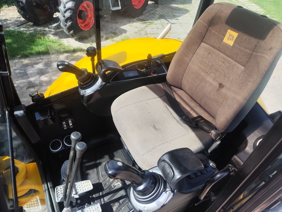 Minikoparka JCB takeuchi cat 4.5 t