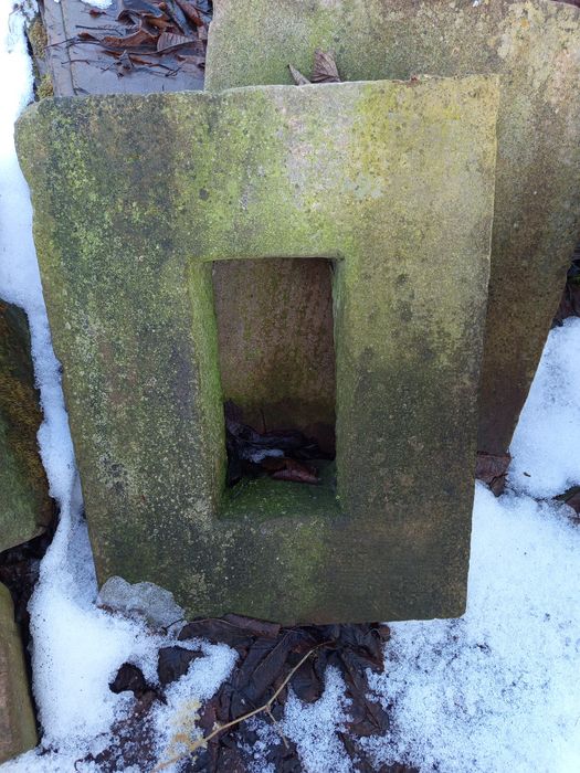 Kamienne okna piaskowiec